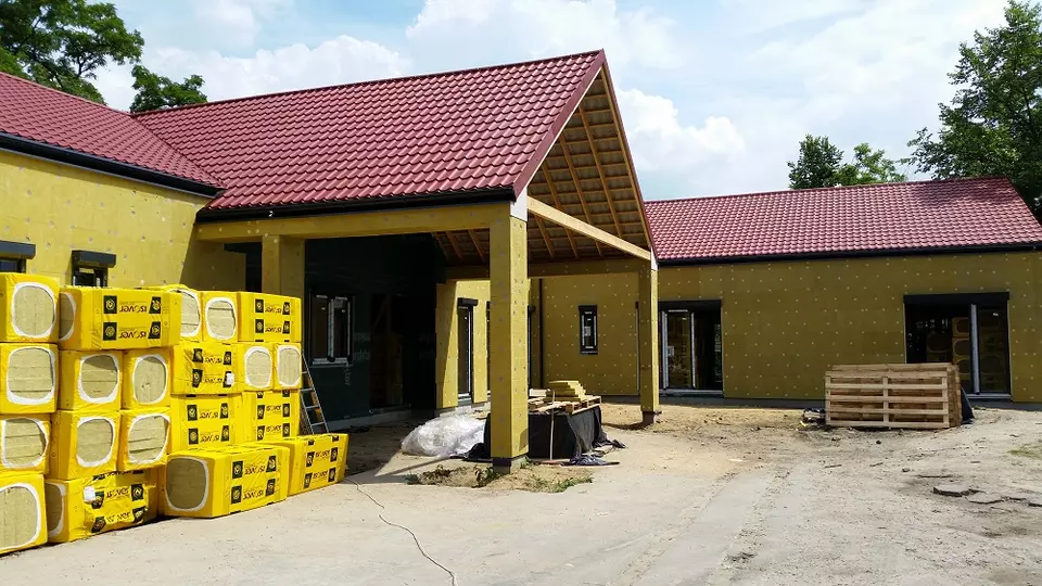 Izolacja ścian zewnętrznych metodą ETICS z wełną ISOVER
